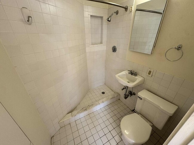 Building Photo - 362 Commonwealth Ave