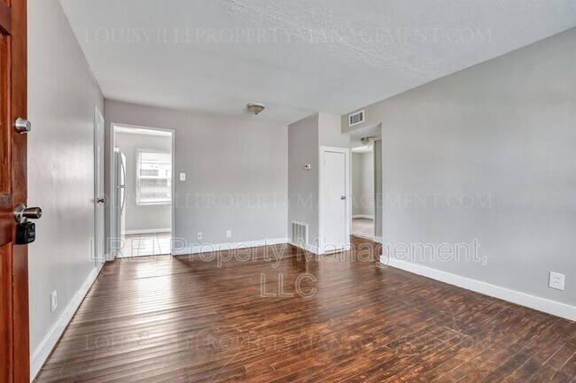 Foto del edificio - 1429 Nightingale Rd