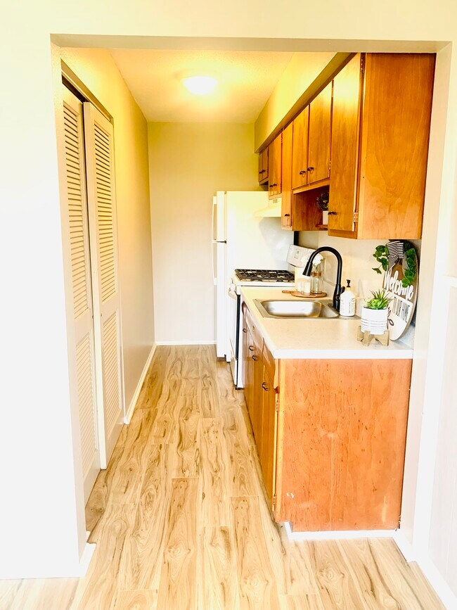 Cocina - 1028 Conant St