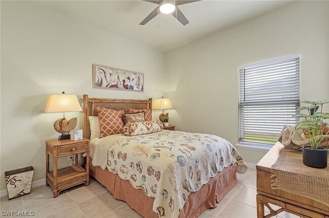 Building Photo - 703 NE Juanita Ct