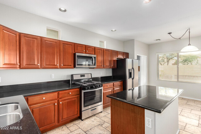 Foto del edificio - 9130 W Cypress St
