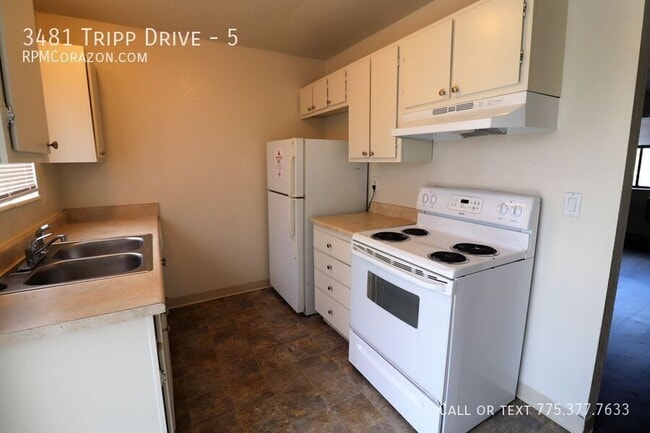 Foto del edificio - 3481 Tripp Dr