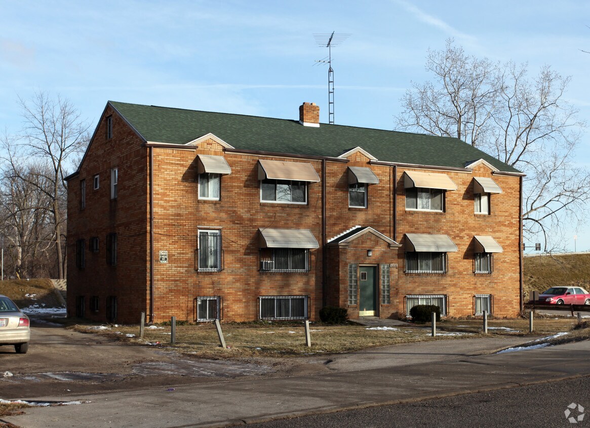 Building Photo - 1356 N Cove Blvd