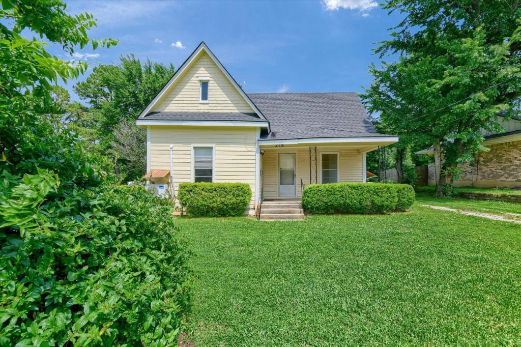 218 Center St, Whitesboro, TX 76273 House Rental in Whitesboro, TX