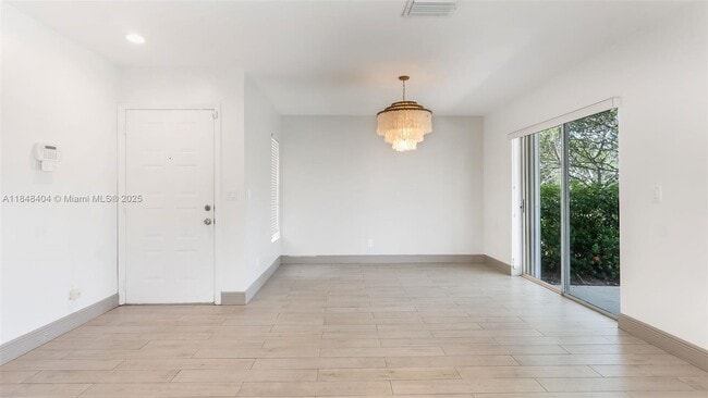 Building Photo - 909 Garnet Cir