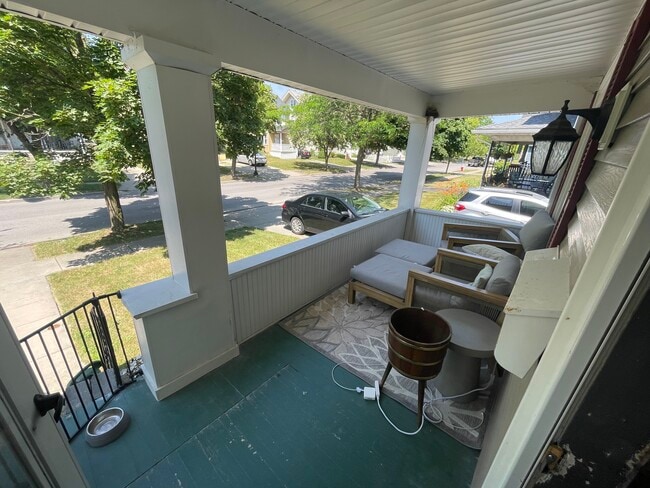 Covered Front Porch - 141 Parkwood Ave