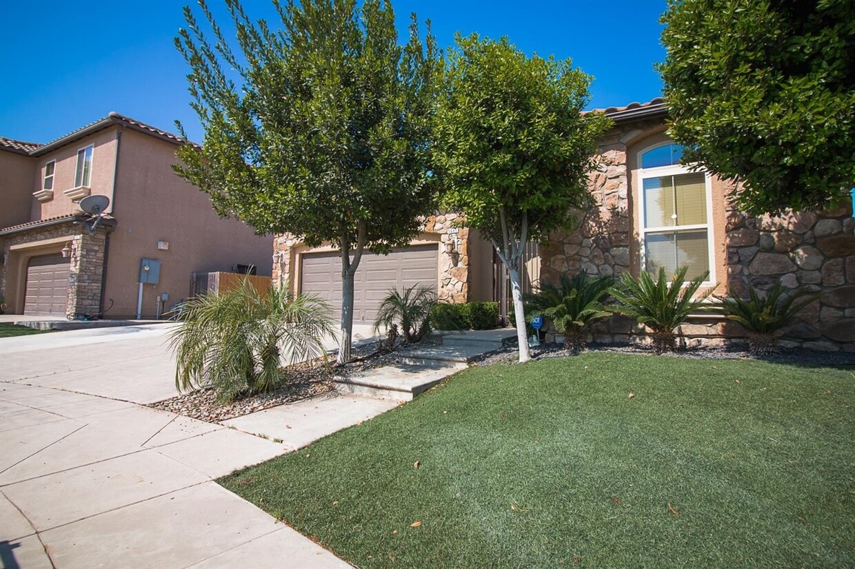 5665 N Sycamore Ave, Fresno, CA 93723 House Rental in Fresno, CA