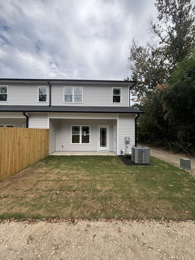 Foto del edificio - 606 S Blackmon St