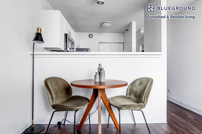 Foto del edificio - 445 E Ohio St