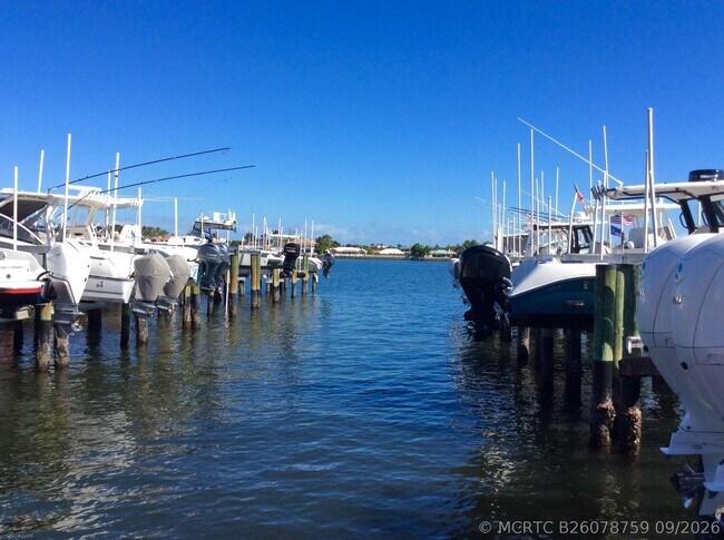 Building Photo - 103 Yacht Club Way