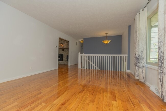 Building Photo - 5122 Woodridge Dr