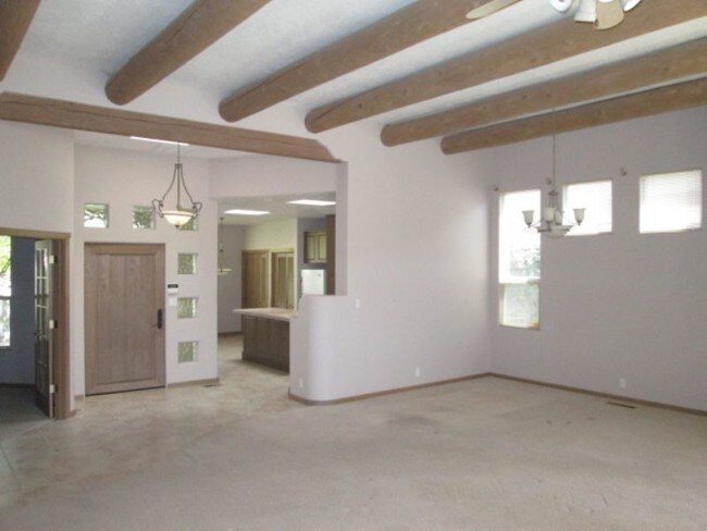 Foto del edificio - 13000 Sandia Point Rd NE