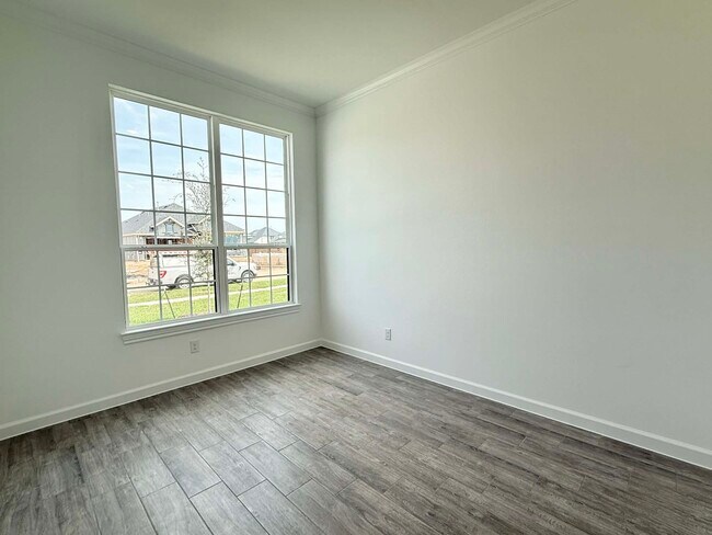 Building Photo - 3811 Hermitage Dr