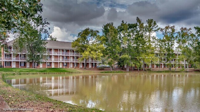 Foto del edificio - Two Bed | Two Bath @ Lakewood Commons