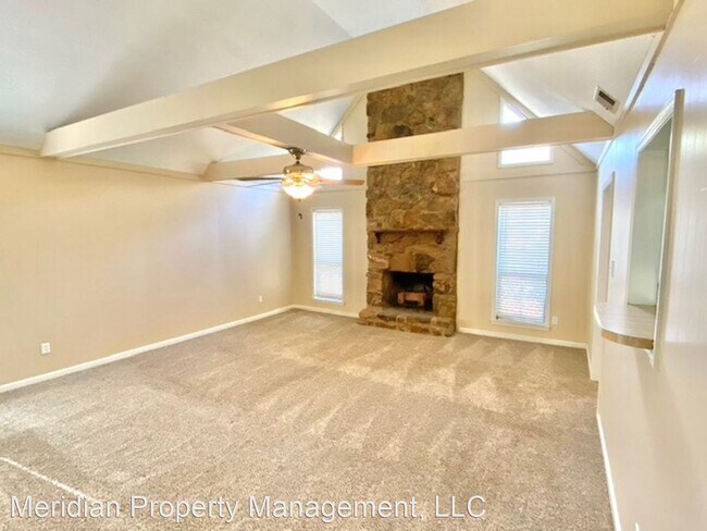 Foto del edificio - 4 br, 2 bath Apartment - 3010 Barrycrest Dr