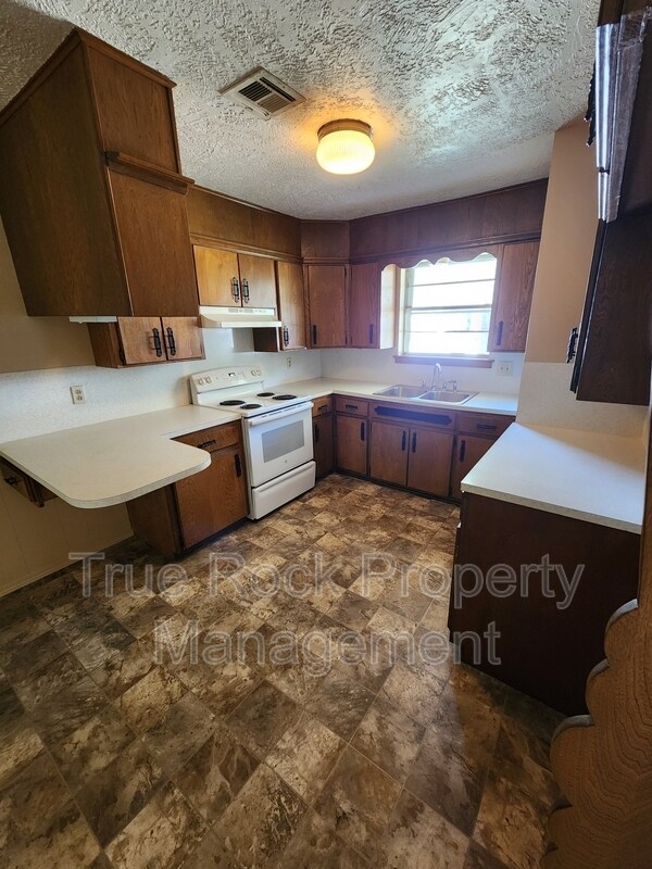 Foto del edificio - 415 W 14th St