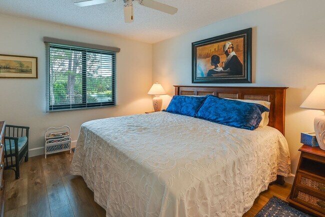 Building Photo - 5708 Deauville Cir