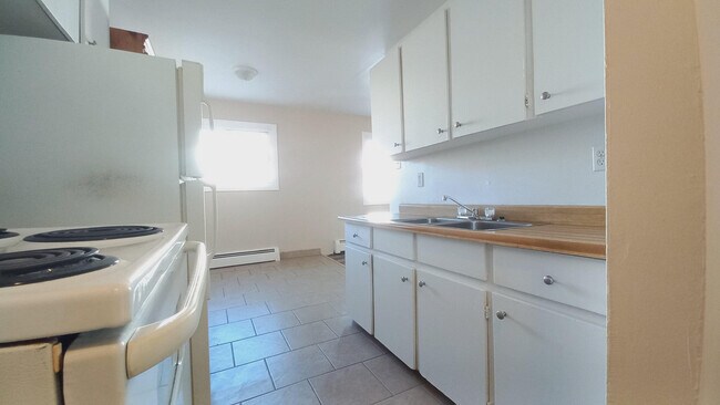 Building Photo - 110 Witmore Ave (2 Bedroom)