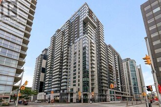 Building Photo - 180 George St