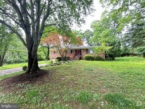 Building Photo - 9908 Minburn St