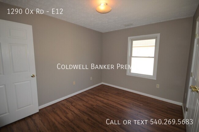 Foto del edificio - Beautifully Renovated 2 Bedroom, 2 Bath Condo