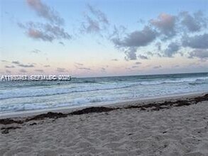 Building Photo - 2900 Banyan St