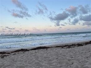 Building Photo - 2900 Banyan St