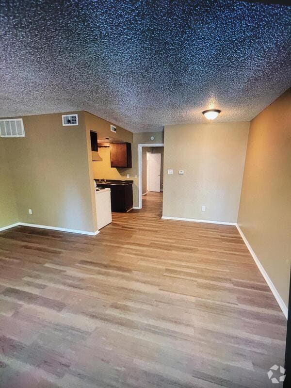 Building Photo - 514 S Bois D Arc Ave