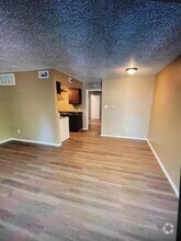 Building Photo - 514 S Bois D Arc Ave