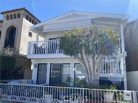 Foto del edificio - 210 Emerald Ave