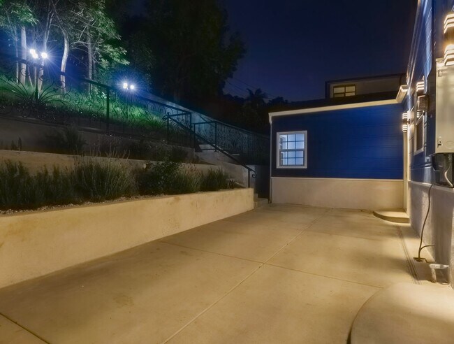 Building Photo - BRAND NEW Los Feliz Blue Diamond Home for ...