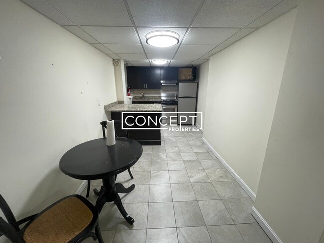 Building Photo - 62 Boylston St