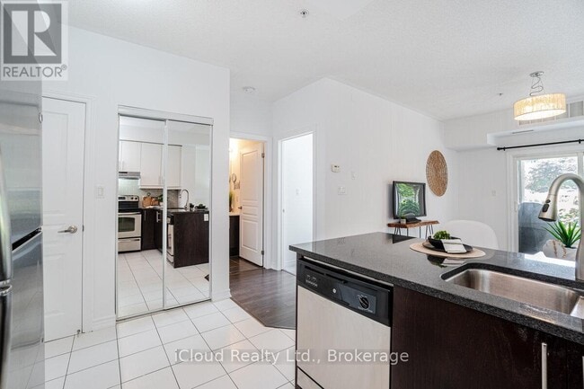 Building Photo - 570 Lolita Gardens