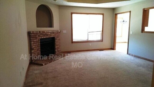Building Photo - 509 S Casa Grande Ave