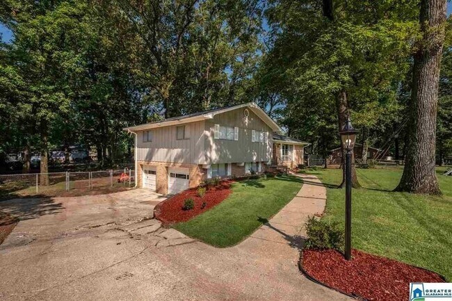 Foto del edificio - Coming Soon For Rent in Fultondale!