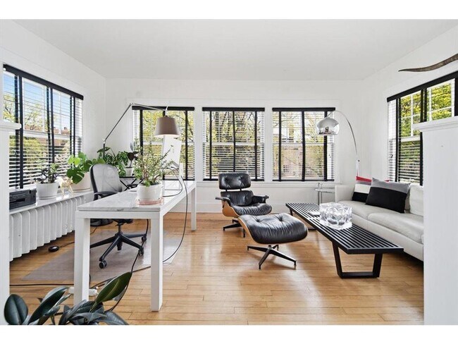 Foto del edificio - 1768 Fremont Ave S
