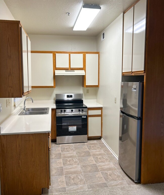 Building Photo - Twin Oaks - 65+ Senior Apartments