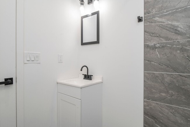 Photo - 3312 W Cumberland St Apartment