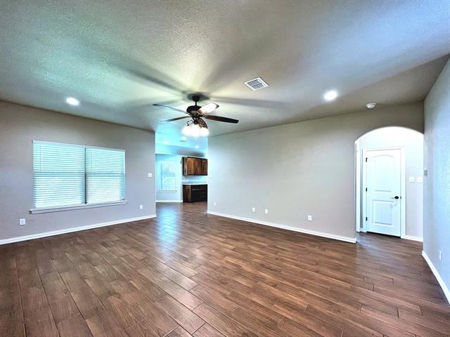 Building Photo - 219 Clover Cir