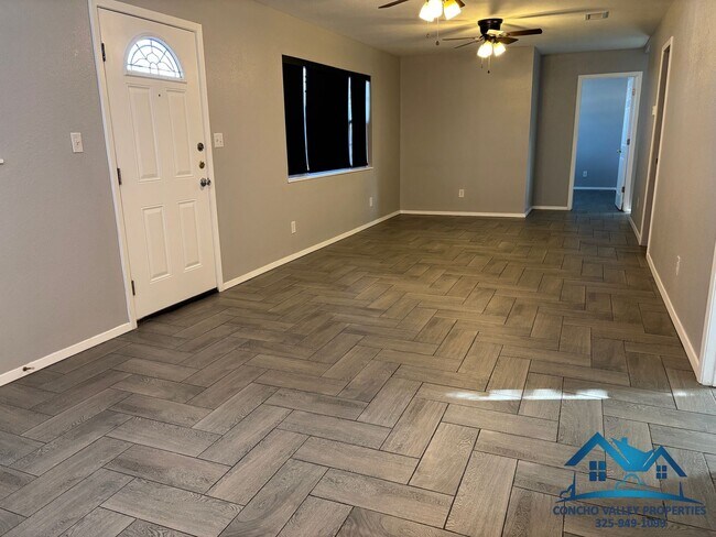 Foto del edificio - For Rent - 3 Bed/ 1.5 Bath near Fannin Elementary