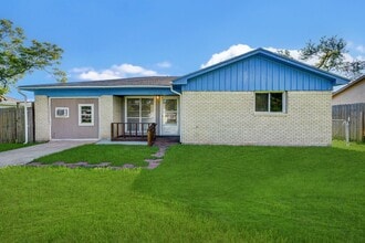 Building Photo - 131 Lakewood Dr