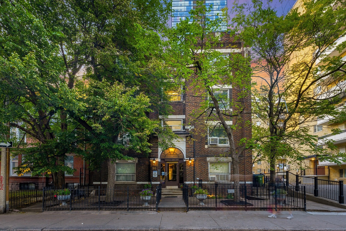 Building Photo - 96 Isabella St
