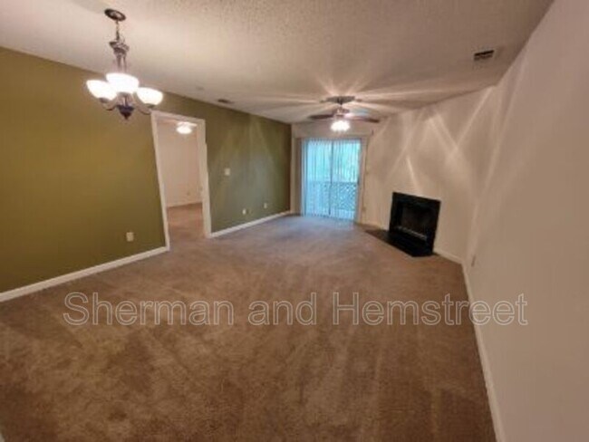Building Photo - 116 Commons Dr