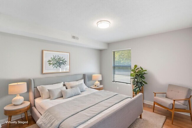 Foto del edificio - NEW 1720-1722-1724-1726 N Chapman Lane