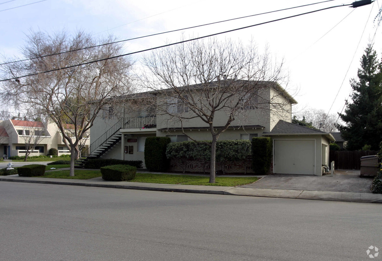 Building Photo - Sierra Vista Apartments