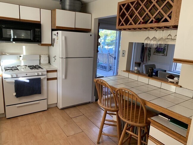 Foto del edificio - SINGLE FAMILY HOME IN BEAUTIFUL QUIET QUAI...