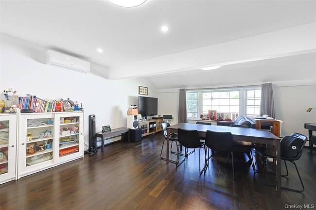 Building Photo - 80 Cypress Ln E