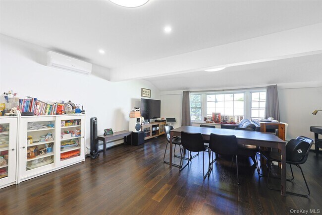 Foto del edificio - 80 Cypress Ln E