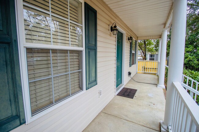 Building Photo - Charming 3 Bedroom, 2 Bathroom in Rosewood...