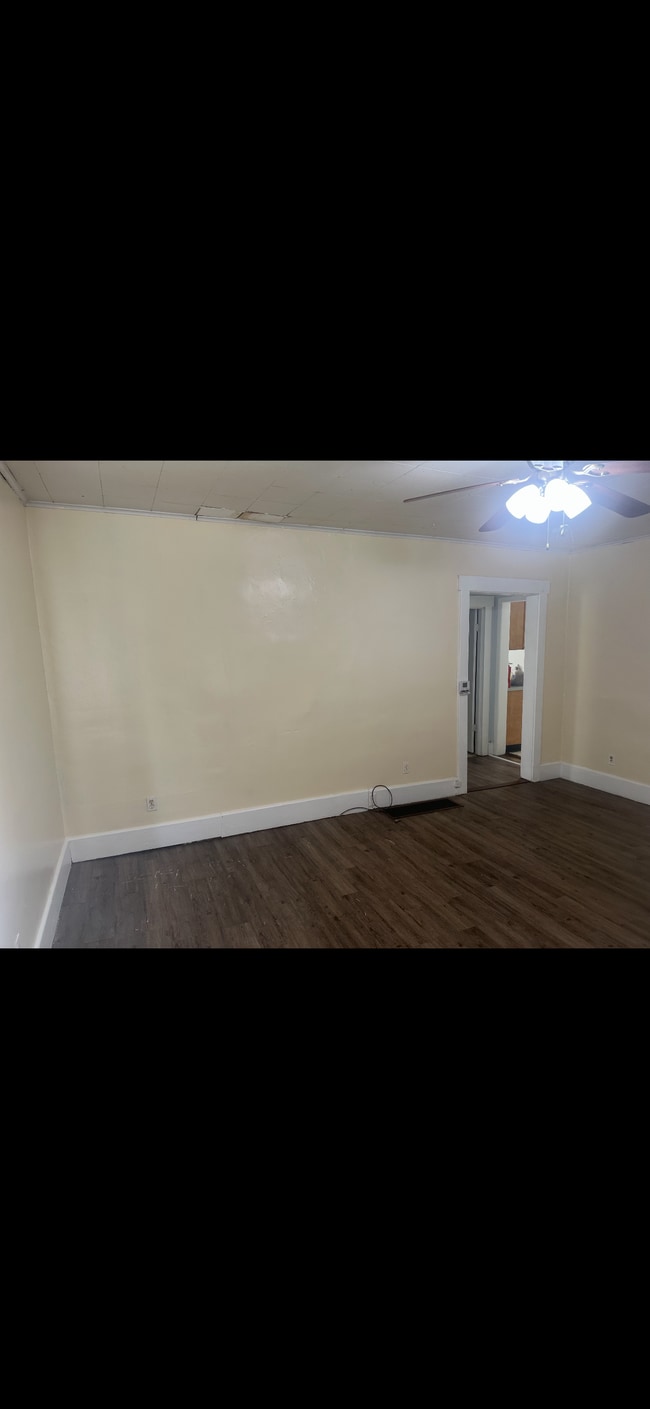 Living room - 859 Miller St